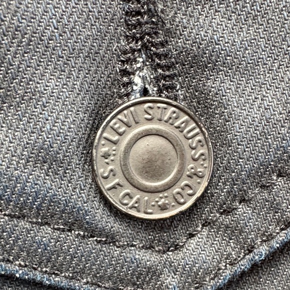 Levi's Men's Dark Denim Jacket - Picture 3 of 7